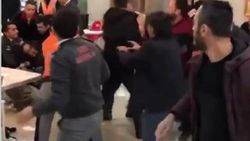 Hatay'da bir AVM'de kavga kameraya yansıdı