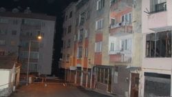 4 katlı bina oluşan çatlaklar nedeniyle boşaltıldı