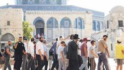 Fanatik Yahudilerden Mescid-i Aksa'ya baskın