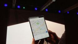 Samsung, katlanabilir telefonu Galaxy Fold'u tanıttı