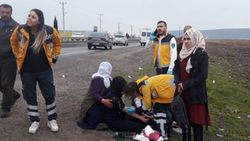 Yolcu minibüsü biçerdövere çarptı: 21 yaralı