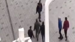 Tur personelleri Arap turiste saldırdı