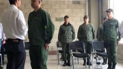 Venezuela'da askerler Guaido'yu tanıyor