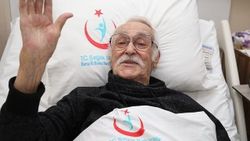Usta oyuncu Eşref Kolçak'tan yapımcılara sitem