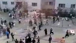 Adana'da kız ve erkek tarafının dans kavgası