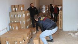 Etil alkol yüklerken suçüstü yakalandılar