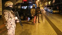 İstanbul'da şafak vakti operasyonu: 40 gözaltı