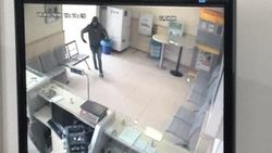 PTT şubesine giren saldırgan, paralarla kaçtı