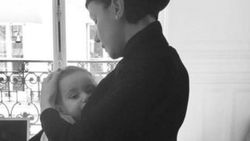 Gülşen emzirirken fotoğraf paylaştı