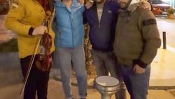 Nurgül Yeşilçay müzisyenlere bin lira bahşiş verdi