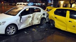 Alkollü sürücü 4 araca çarptı, burnu bile kanamadı