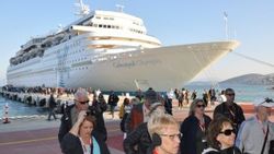 Kruvaziyer turizmi Kuşadası'nda yoğunlaştı