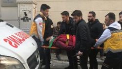 İstiklal Caddesi'nde yürüyen turist kadına taksi çarptı