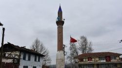 Camisiz minare köyü meşhur etti