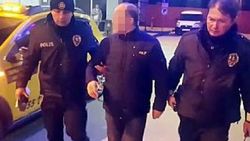 Tartıştığı oğlunu sırtından bıçakladı