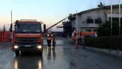 Fabrika yangınında soğutma çalışmalar sürüyor
