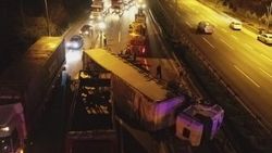 Anadolu Otoyolu'nda tır devrildi