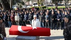 Kalbine yenik düşen özel harekat polisi defnedildi
