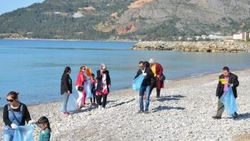 Ana sınıfı öğrencileri Bozyazı sahilini temizledi