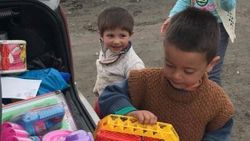 Karslı Mirza’nın oyuncak mutluluğu duygulandırdı