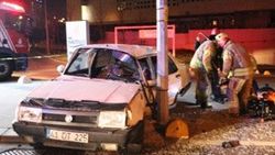 14 yaşındaki çocuk sürdüğü araçla kaza yaptı: 2 yaralı