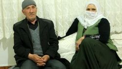 Göçük altında kalmaktan şans eseri kurtuldular