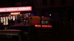 Taksim'de, duvardan düşerek ağır yaralandı