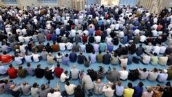 Almanya'da Müslümanları yönlendirme çabası