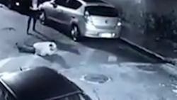 Kadın polis, kendisine saldıran gaspçıyı vurdu