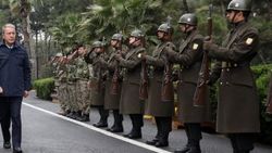 Bakan Akar Suriye sınırında sıfır noktasını ziyaret etti