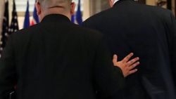 Trump'tan Kim'e: Nükleer silahlarınızı bize gönderin