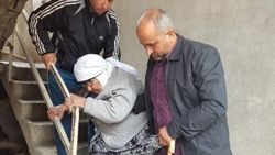 107 yaşındaki şehit annesi sandık başına gitti