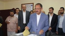 Mehmet Özhaseki ve Mansur Yavaş oyunu kullandı
