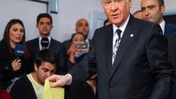 Devlet Bahçeli'nin oy kullandığı sandıktan Yavaş çıktı