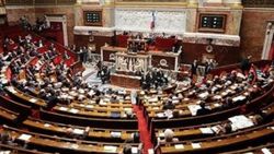 Fransa'da bazı partilerden referandum girişimi
