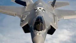 Japonya'da düşen F-35'in enkaz parçaları bulundu