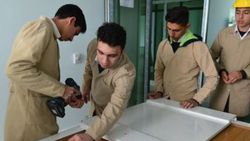 Şanlıurfa'da öğrenciler hem okuyor hem okul yapıyorlar