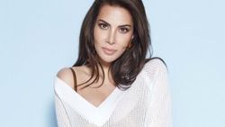 Ebru Yaşar'ın ekonomik giyimi