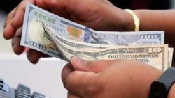 Yıl sonu dolar tahmini 14 kuruş yükseldi