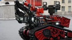 Notre Dame yangınına müdahale eden robot itfaiyeci