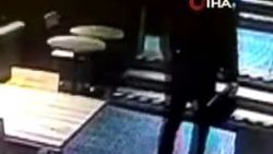 Kadıköy’de bir kafedeki laptopu alıp çıktı