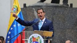 Muhalif lider Guaido Venezuelalıları 1 Mayıs'ta sokağa çağırdı