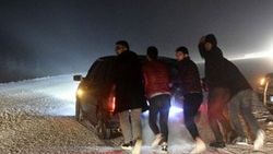 Zigana'da nisan karı sürücüleri zorluyor