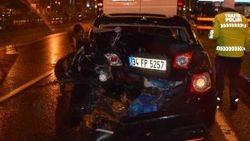 Malatya’da Minibüs otomobile çarptı: 2 yaralı