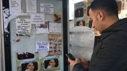 İstanbul'da otobüs duraklarında böbrek ilanı