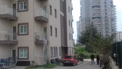 Yaşlı kadın beton zemine düşerek hayatını kaybetti