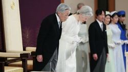 İmparator Akihito görevden çekildi