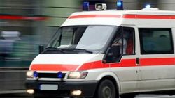 Halk otobüsünden inen çocuğa otomobil çarptı