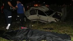Adana’da otomobil şarampole devrildi: 2 ölü, 2 yaralı