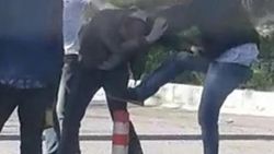 Fotoğraf çeken tacizciyi üniversiteliler darbetti